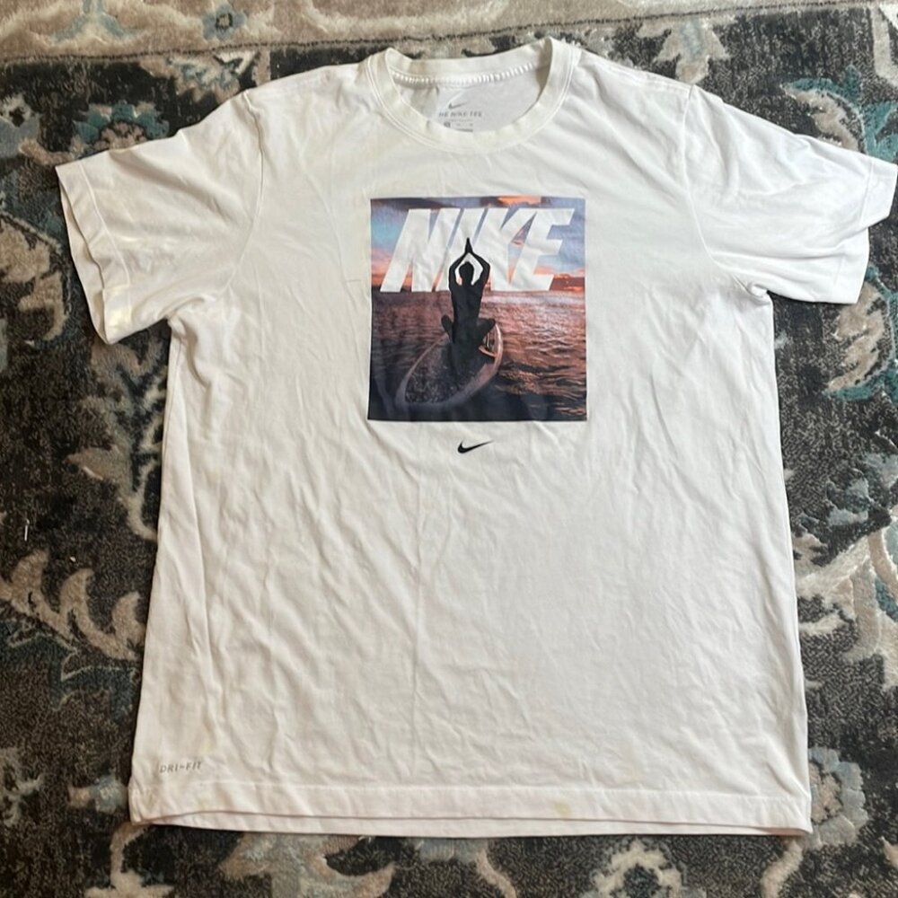 New! Men’s Nike T-shirt